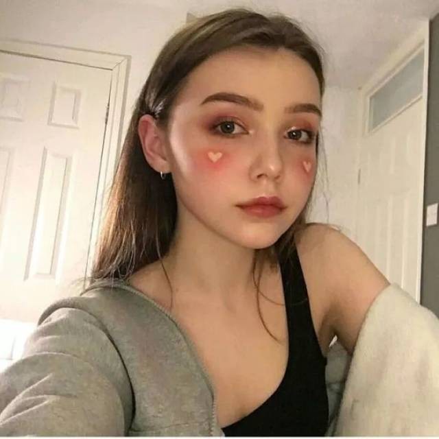 Lisa Mille Profile Picture